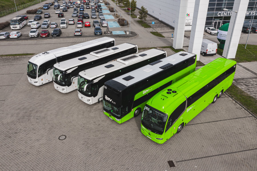 Nowoczesne autokary – mobilność na najwyższym poziomie